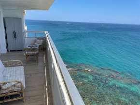 Maravilloso apartamento en primera línea de playa., Torreguadiaro